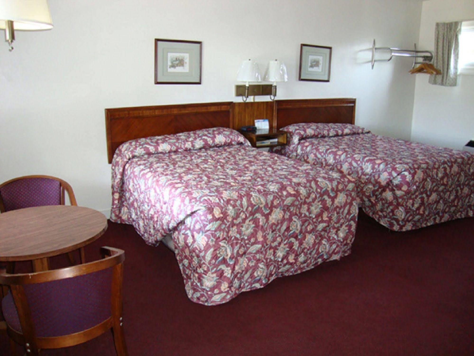 Bassett Motel วิลเลียมส์เบิร์ก ภายนอก รูปภาพ