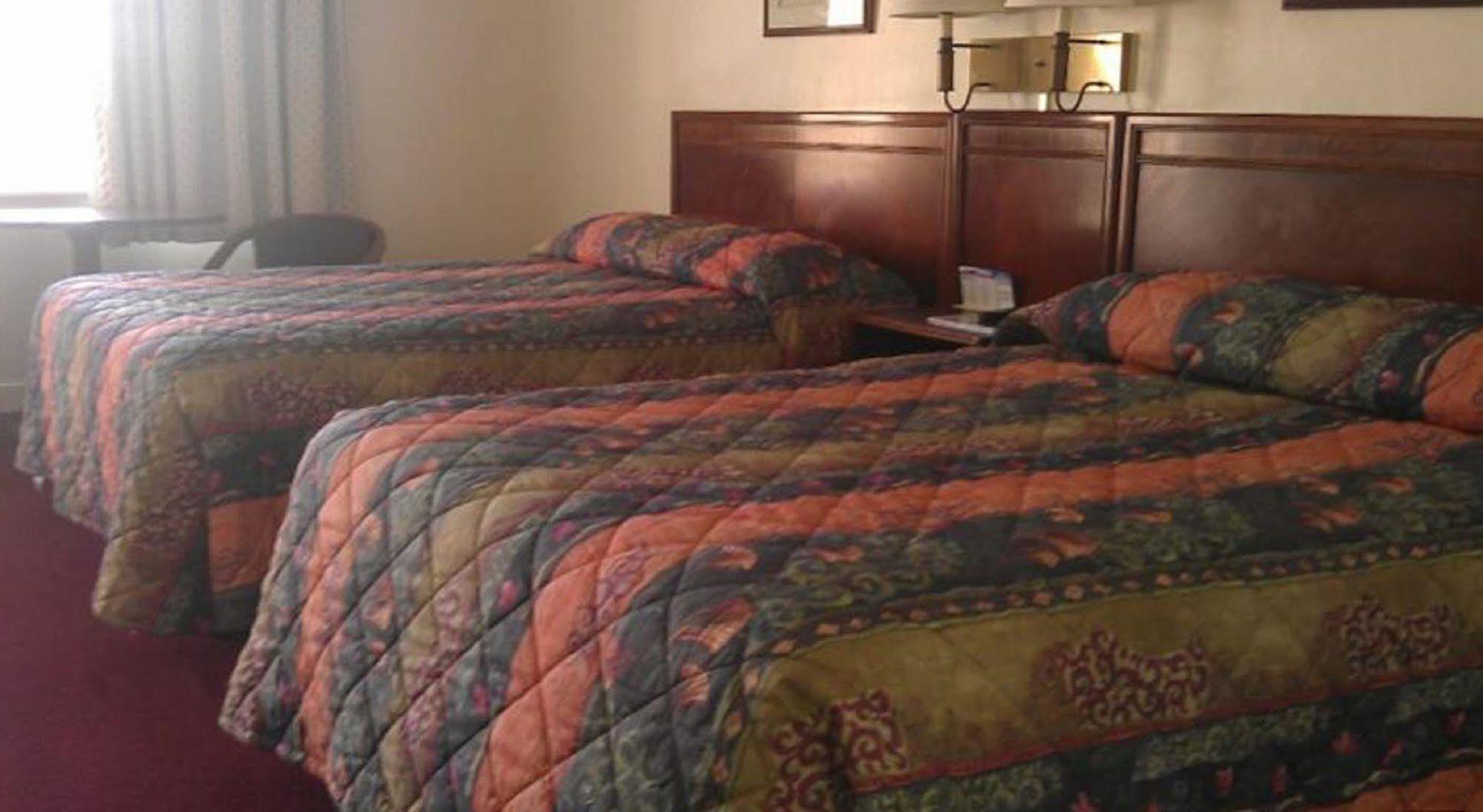 Bassett Motel วิลเลียมส์เบิร์ก ภายนอก รูปภาพ