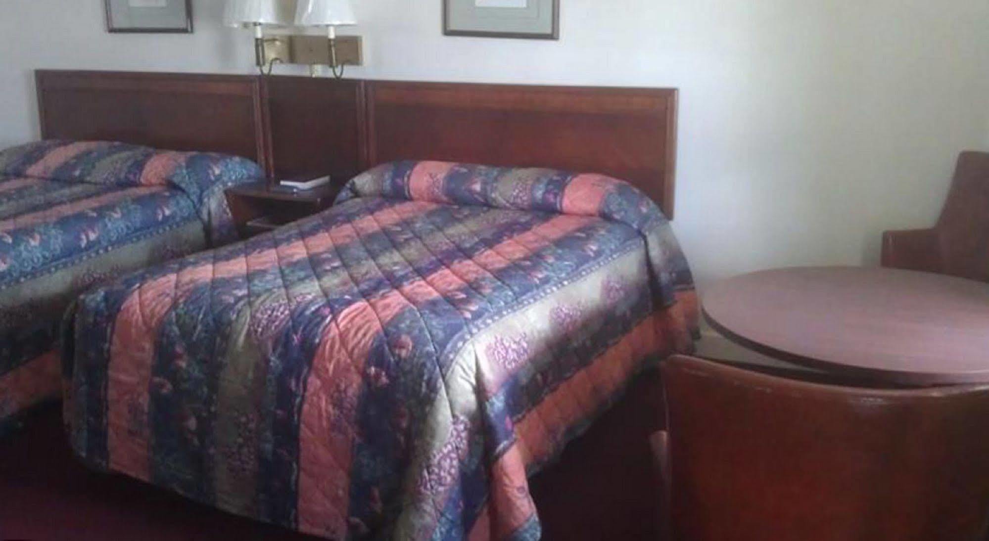 Bassett Motel วิลเลียมส์เบิร์ก ภายนอก รูปภาพ
